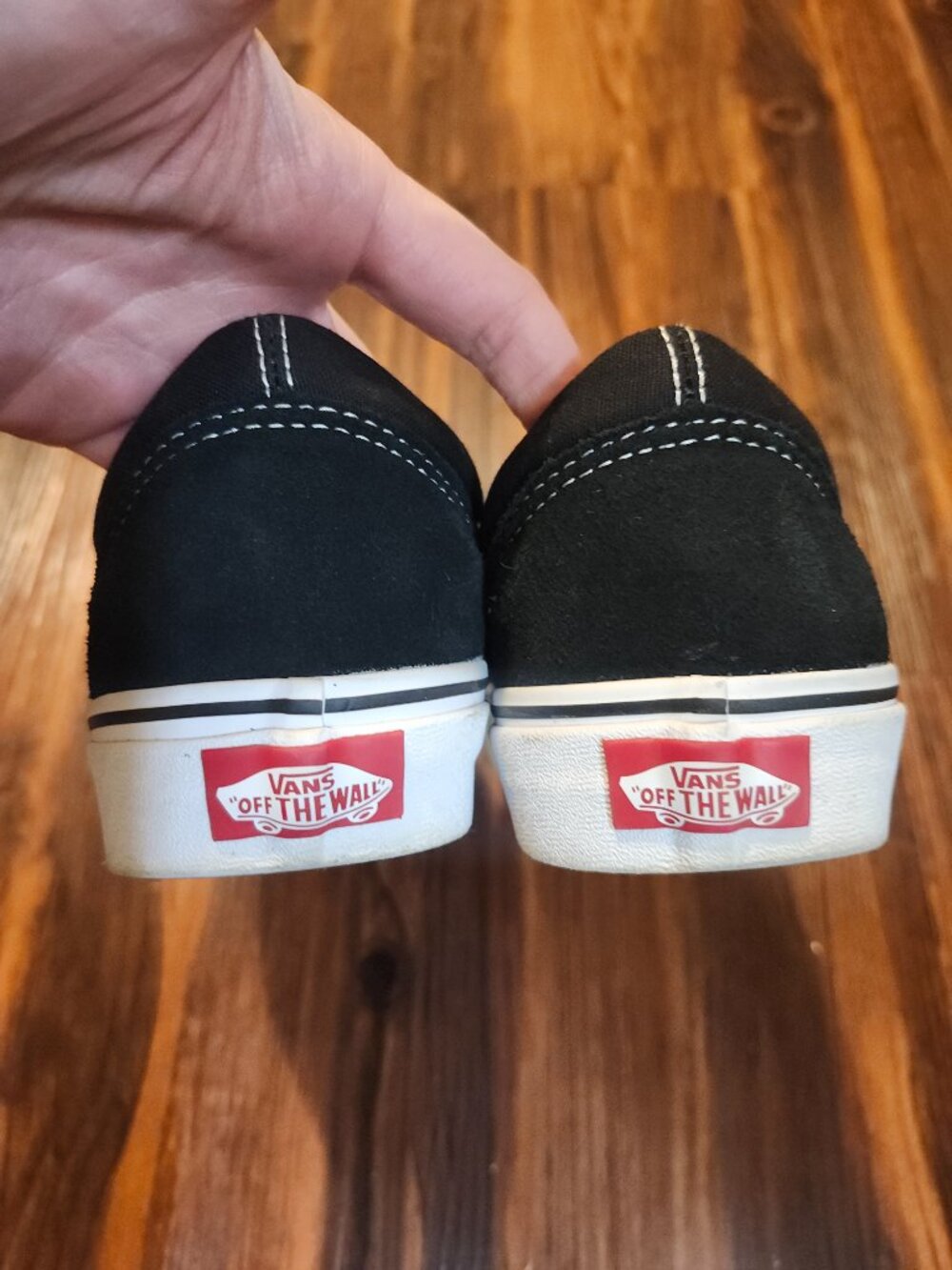 Vans Old Skool Shoes - Picture 3 of 6
